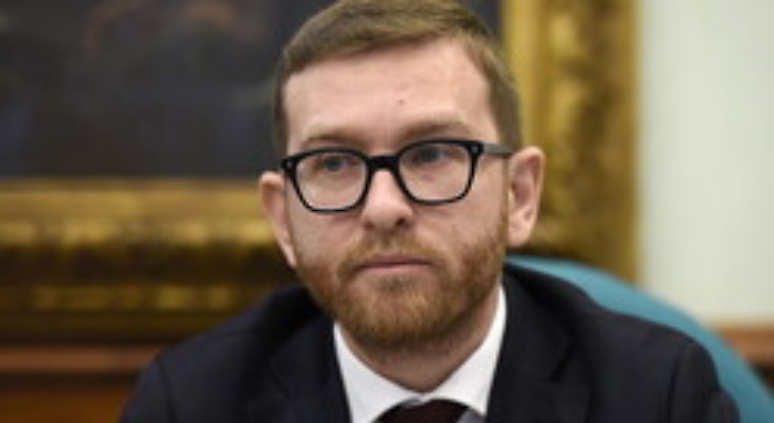 In una scuola di Palermo la prima uscita del ministro Provenzano: &laquo;Qui &egrave; emergenza povert&agrave; educativa&raquo;