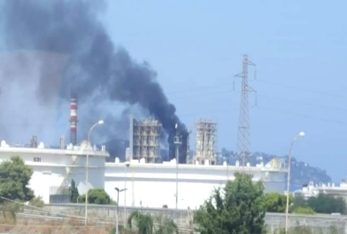 Incendio nella raffineria di Milazzo: densa colonna di fumo