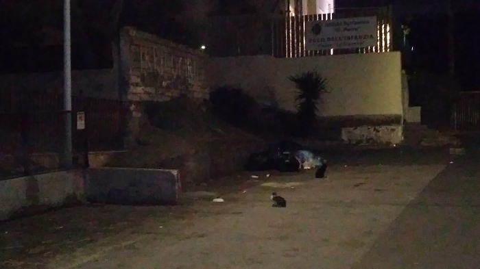 Catania: ancora rifiuti abbandonati.