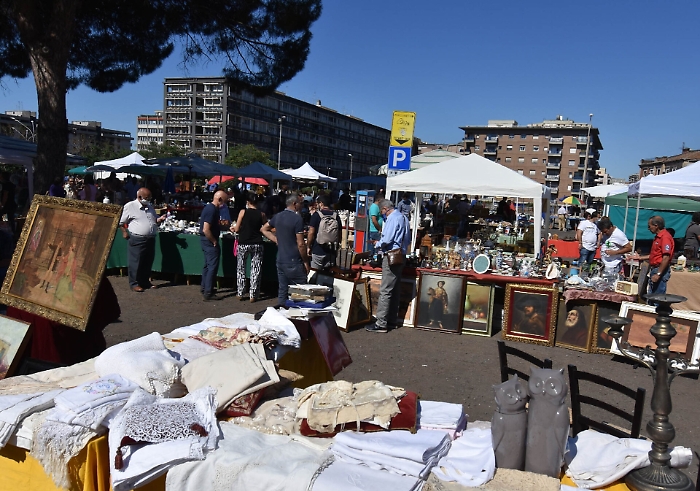 Covid, sospesi a Catania mercati delle pulci e dell'artigianato