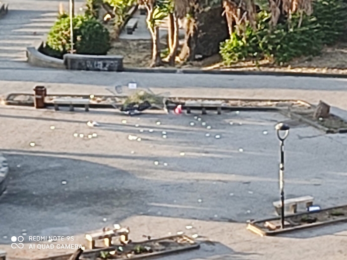 Catania: piazza Europa presa d'assalto di notte