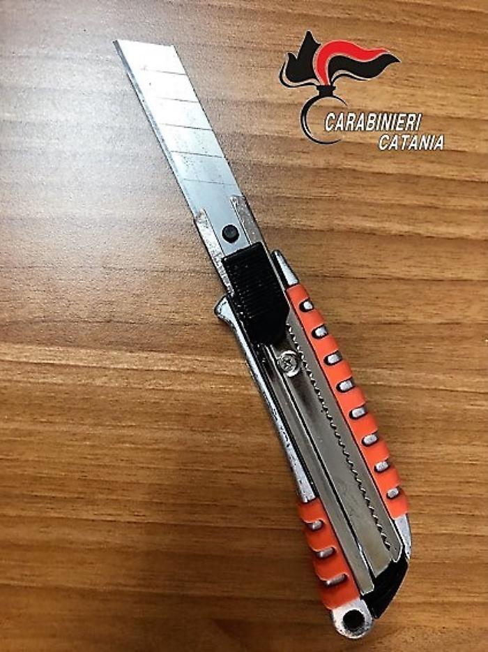 Biancavilla, coltellate alla schiena del rivale in amore