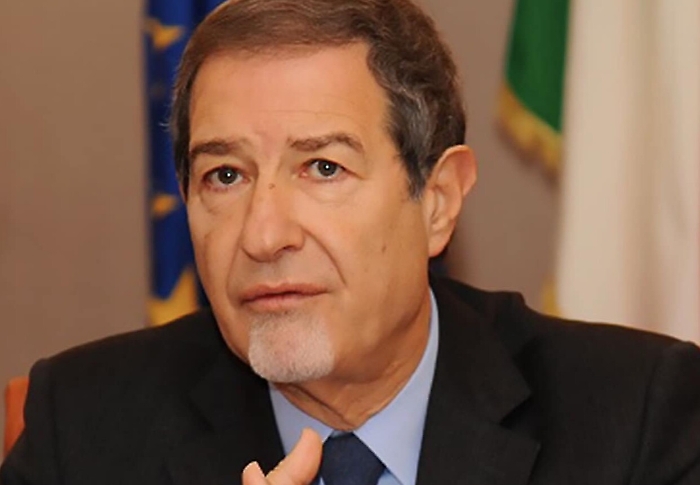 Migranti, Musumeci diffida i prefetti: &laquo;Ordinanza non &egrave; stata impugnata e va eseguita&raquo;