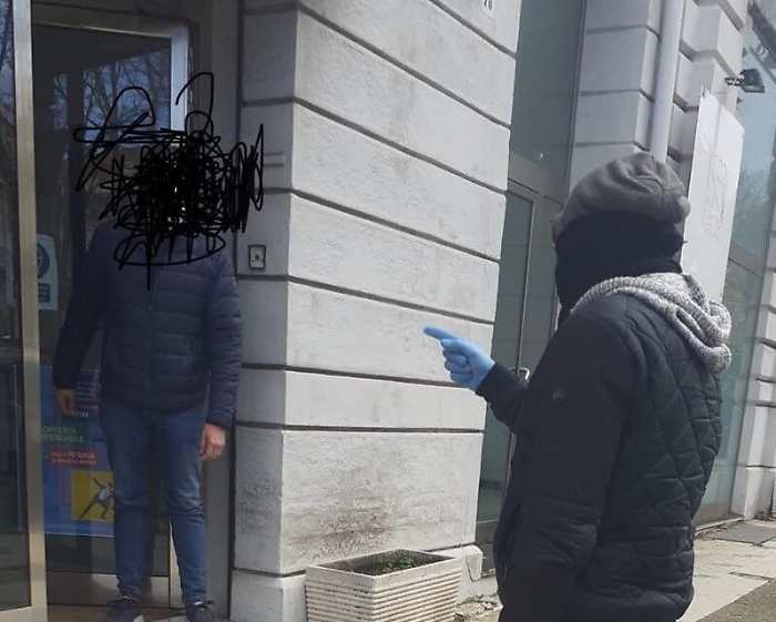 E' positivo ma va lo stesso a lavorare nel suo negozio: follia a Messina