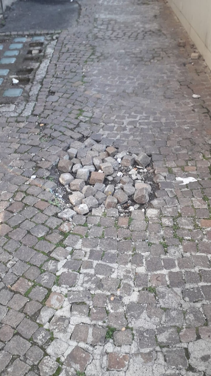 Catania: Sanpietrini divelti in corso Sicilia