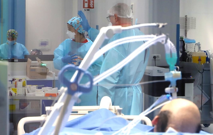 Covid, il bollettino dell'8 dicembre: in Sicilia 1.148 nuovi casi e 36 morti