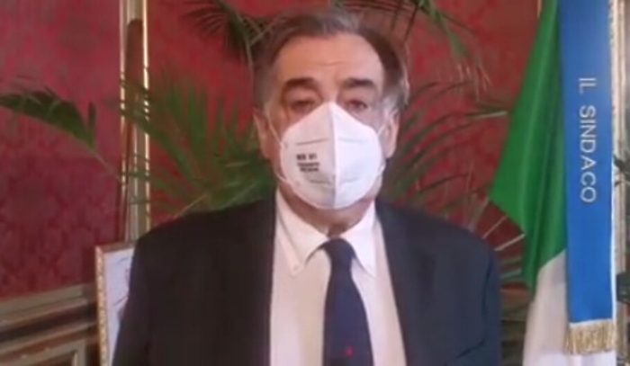 Covid, a Palermo torna il divieto di stazionamento in strada 