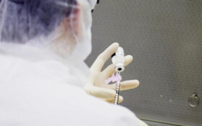 Covid, medico palermitano vaccinato a Oxford: &laquo;Tutto ok, fatelo&raquo;