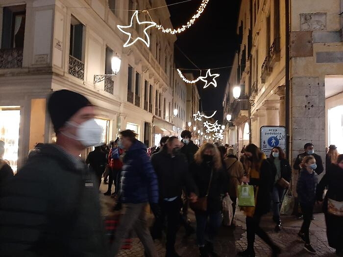 Covid, nessun allentamento a Natale: ipotesi Italia "rossa" nei festivi 