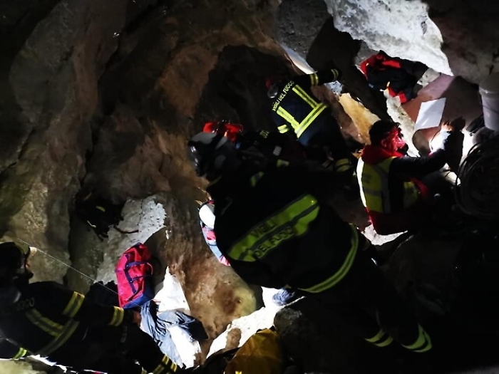 5 speleologi salvati da grotta allagata
