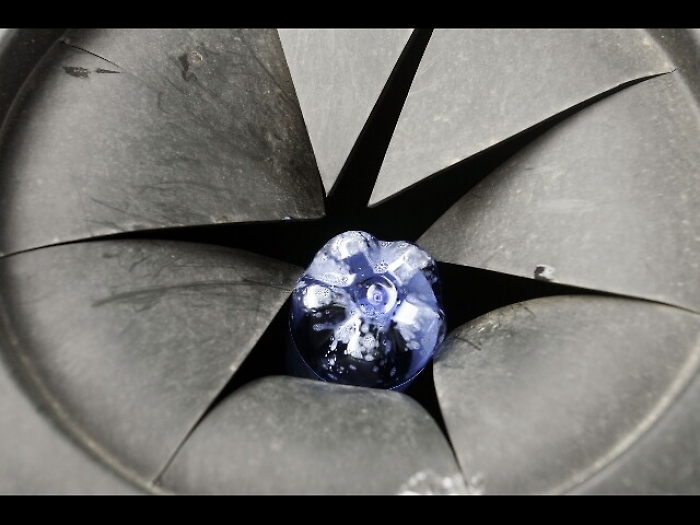 Guerra Ue a plastica, 2030 riciclo 100%