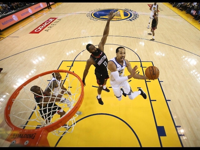 Nba, Bucks primo finalista a Est