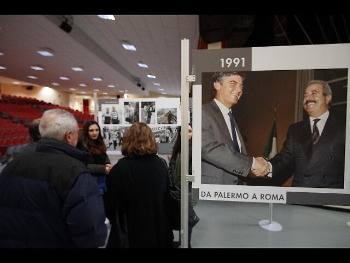 Tappa a Bari mostra Falcone e Borsellino