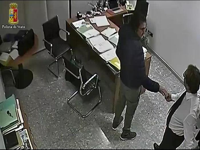 Petruzzelli:ex direttore,pronto riparare