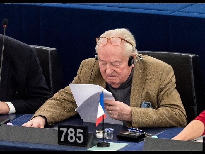 Congresso FN, Jean-Marie Le Pen &egrave; fuori