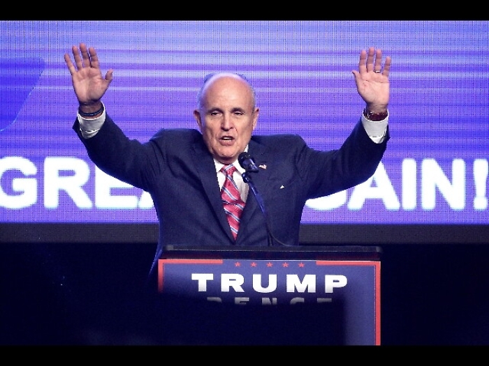Giuliani sulle tasse di Trump, un genio