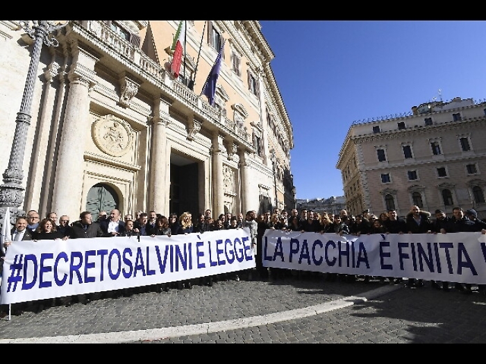 Mattarella promulga decreto sicurezza