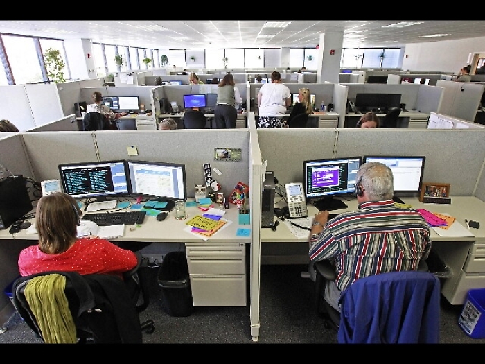 Call center: Slc,paga da 0,33 euro l'ora