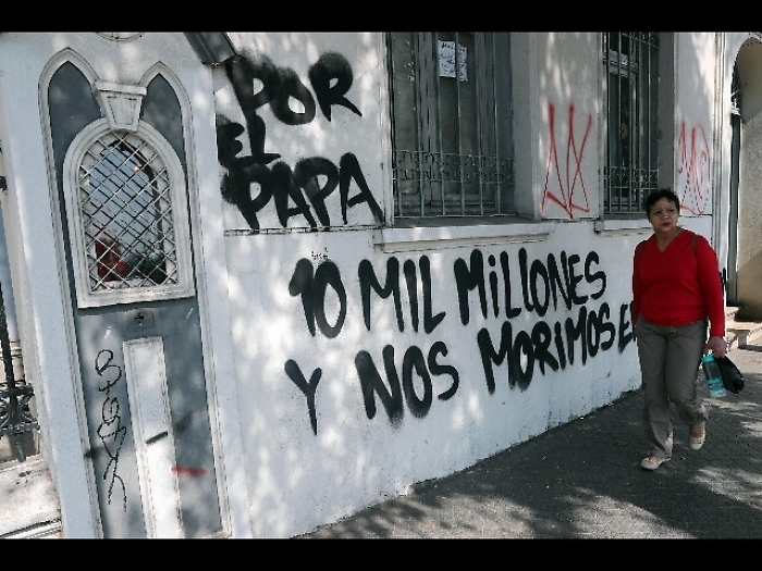 Papa in Cile, altre 3 chiese incendiate