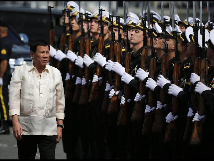 Filippine: preservativi gratis a donne