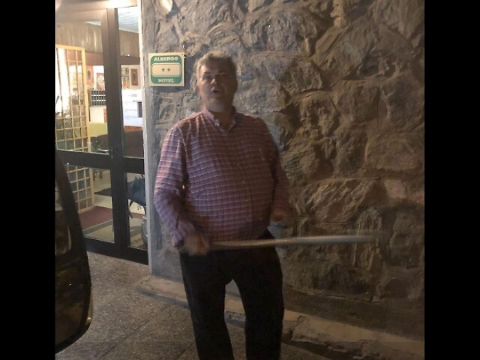 Bastonate a turista, annunciata querela