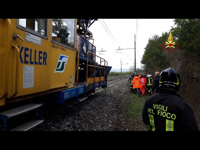 Urto convogli in manovra, 5 feriti lievi