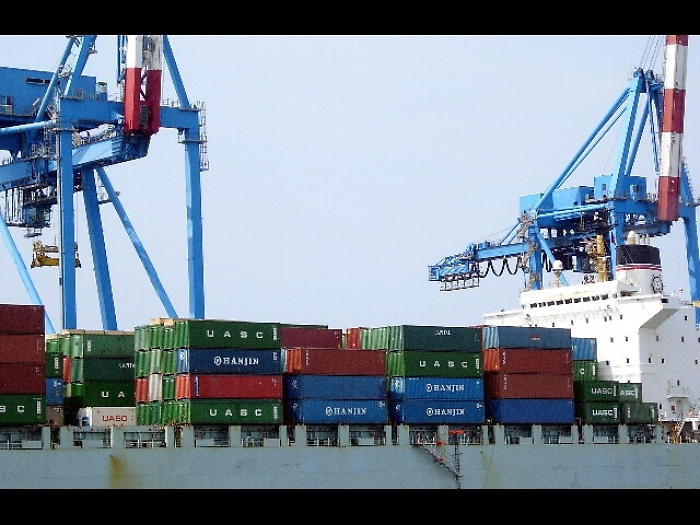 Trump vuole il bando delle e-cigarette