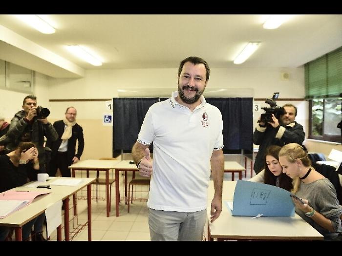 Salvini al voto 'orgoglioso e felice'