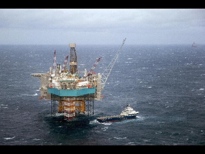 Petrolio in calo a 47,78 dollari