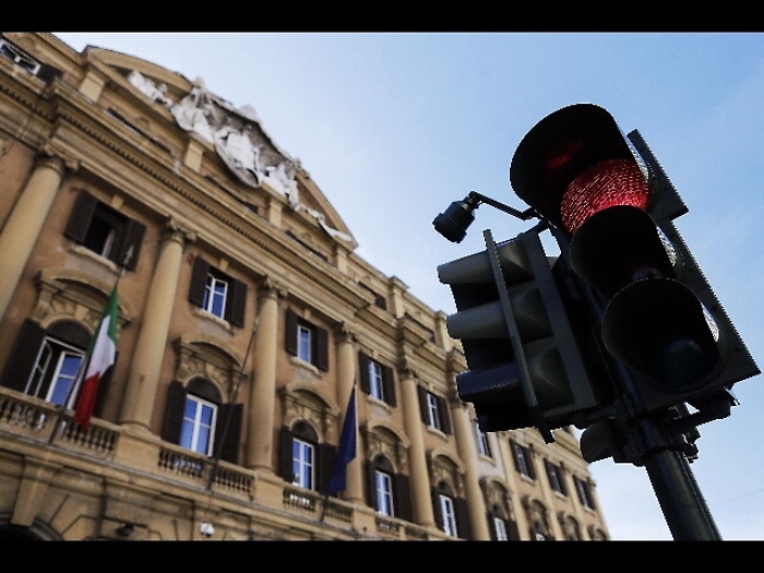 Asta Bot 1 anno, tasso gi&ugrave; a -0,226%