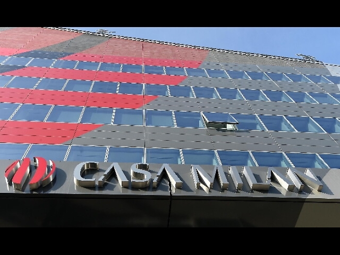 Milan: via il responsabile comunicazione