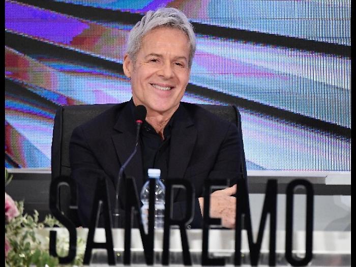 Da Baglioni canto alpini per far pace