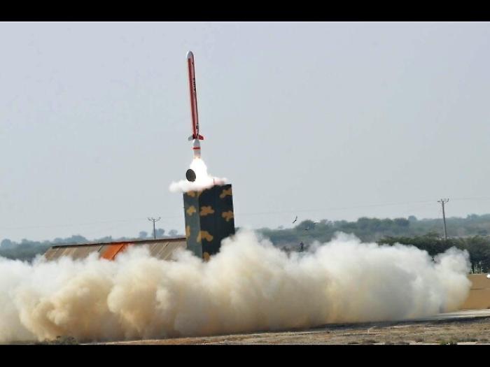Pakistan lancia missile da sottomarino