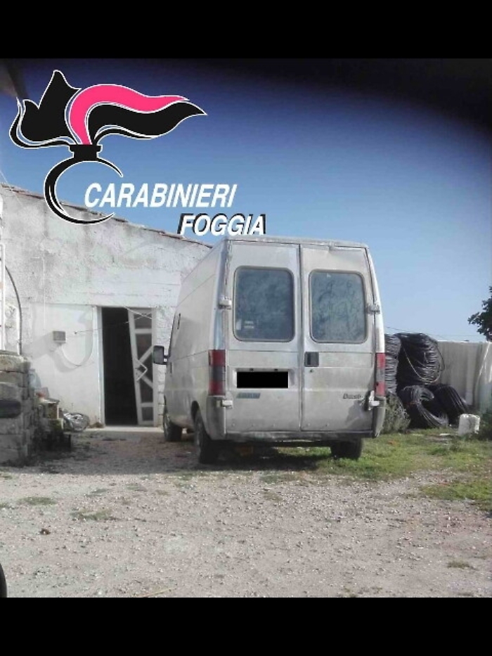 Caporalato: sequestrati furgoni e auto