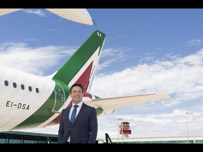Alitalia: governo chiede piano a breve