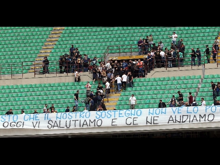 Curva Inter abbandona San Siro