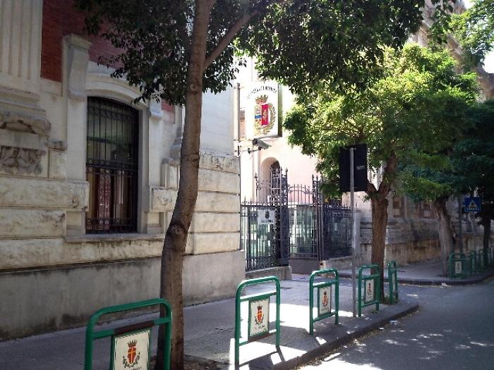 L'ex le d&agrave; fuoco, ragazza gravissima