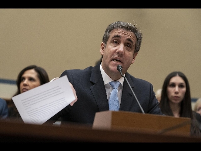 Cohen, Trump mi spinse a mentire