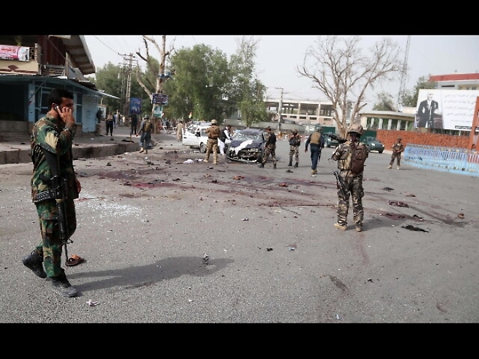 Afghanistan: attacco a veicolo polizia