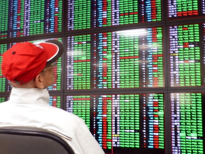 Oro: poco mosso 1.341,3 dollari