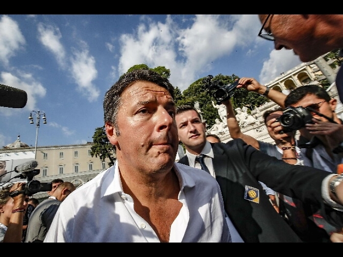 Renzi, un partito con Berlusconi? Falso