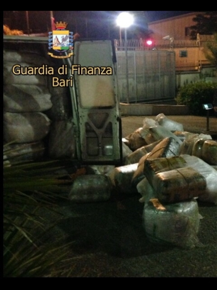 Sequestro 1,8t marijuana,quattro arresti