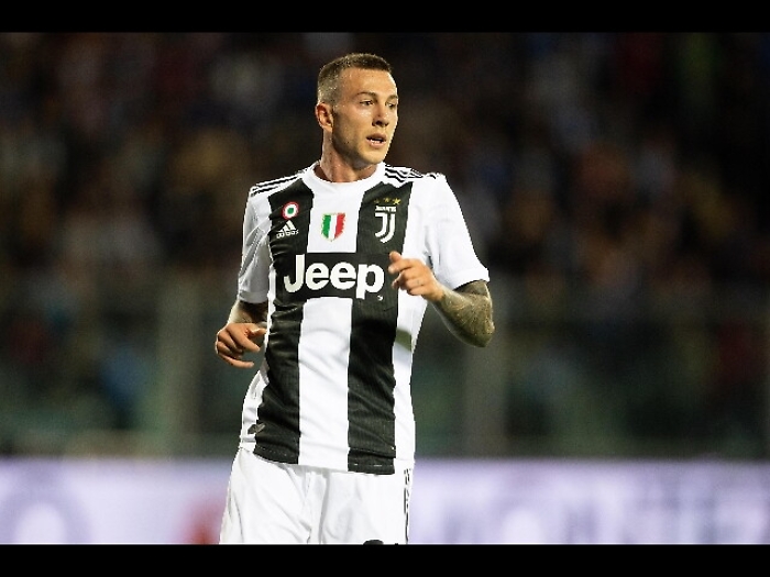 Juventus: si ferma Bernardeschi