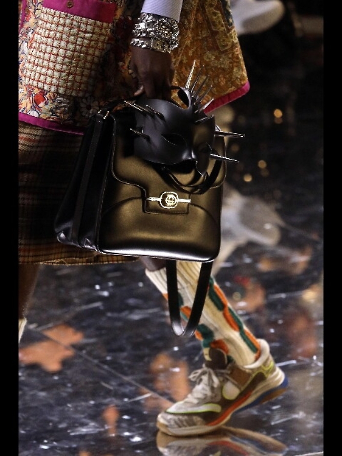 Fisco: Kering chiude contenzioso 1,2 mld