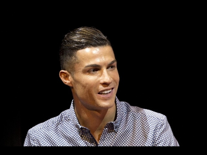 Figlio Ronaldo, "pap&agrave;, ma tu vivevi qui?