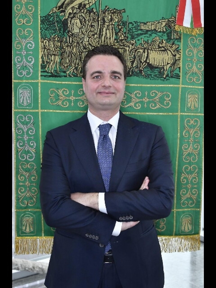 Sottosegretario Altitonante si dimette