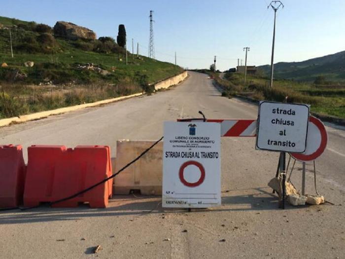 Mussomeli, strada costata 40 milioni sempre chiusa