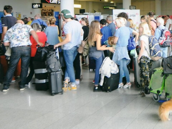 Trasporti aerei, boom di passeggeri in Sicilia ma per l'isola tariffe proibitive 