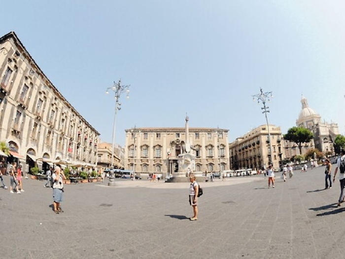 Dissesto Catania, arrivati i primi 5 milioni, salvi (per ora) gli stipendi