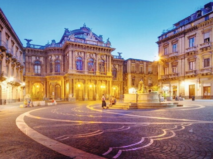 Catania, Musumeci: &laquo;Teatro Bellini &egrave; salvo, ma occorre rilanciare con una Fondazione&raquo;